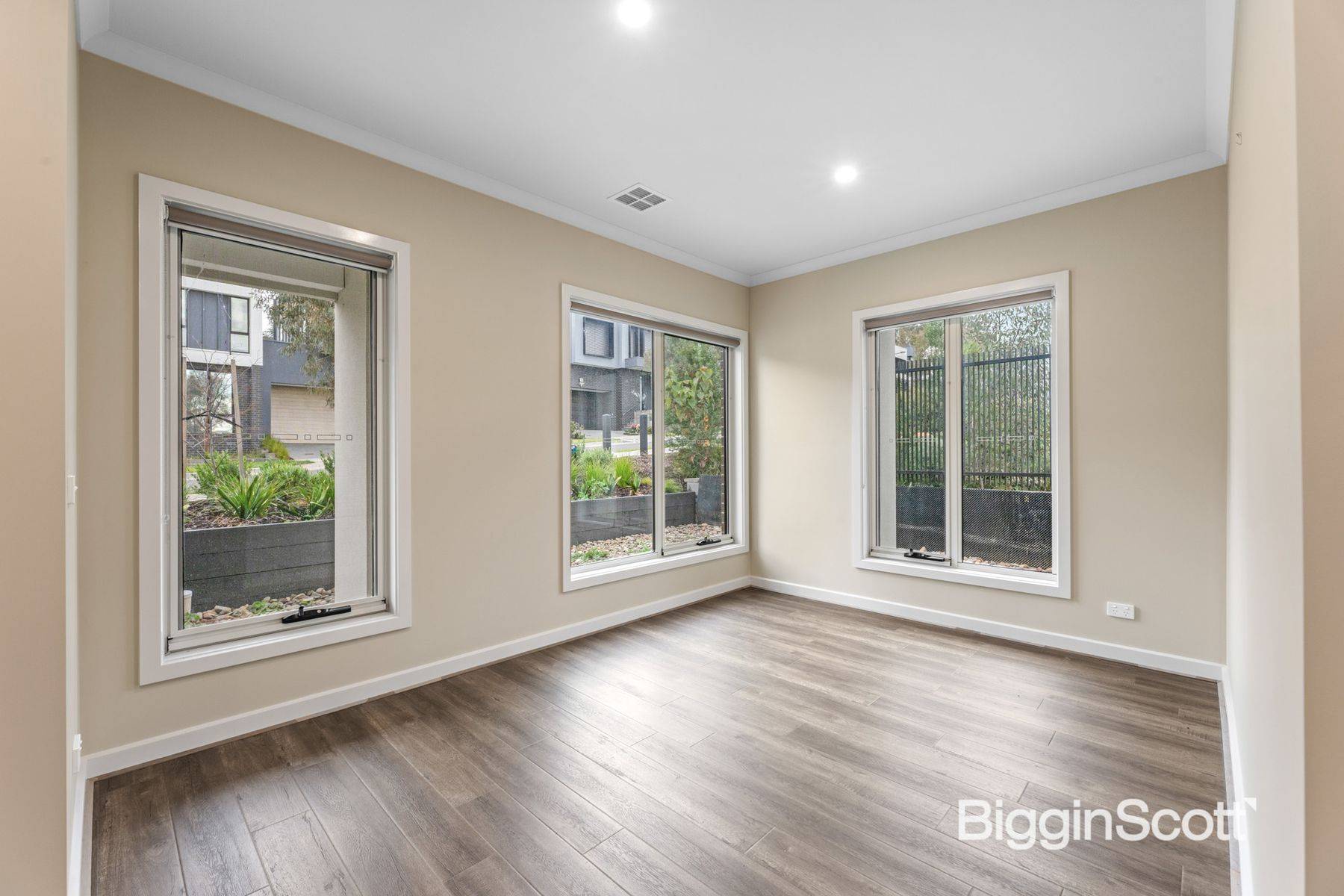 33 Aberdeen Drive, Doncaster VIC 3108, Doncaster - Thumbnail 6
