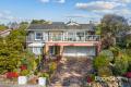 FAMILY ENTERTAINER WITH A BOUNTY OF BRILLIANT LIGHT AND A VIEW!