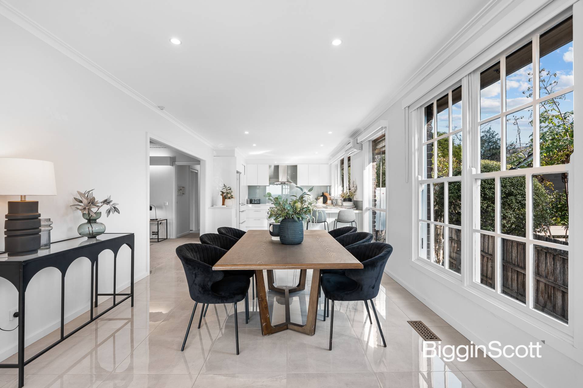 11 Caithness Crescent, Glen Waverley VIC 3150, Glen Waverley - Thumbnail 4