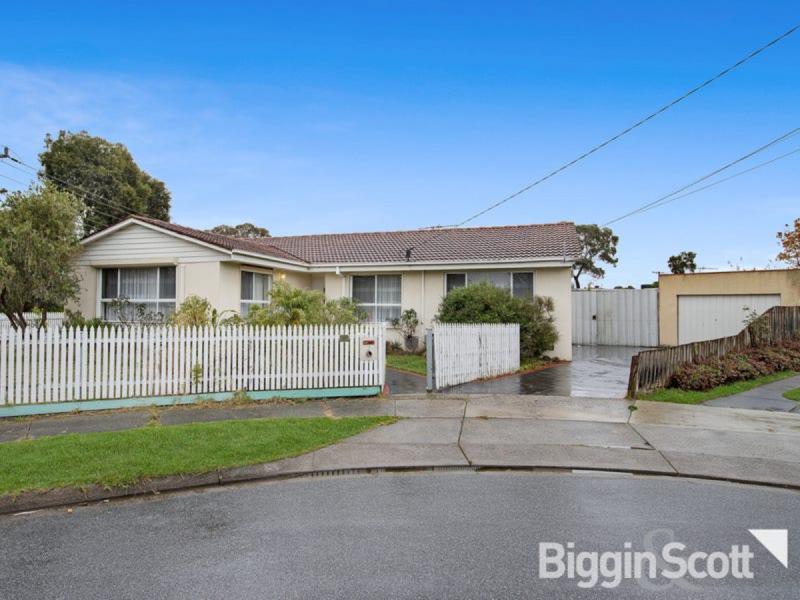 Peaceful Court Location with Everyday Convenience