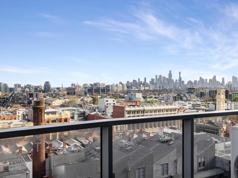 Stylish Sky-High Living in the Heart of Prahran