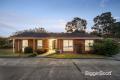 Spacious 3 bedrooms house zoned to Beverley Hills Primary and East Doncaster Secondary College