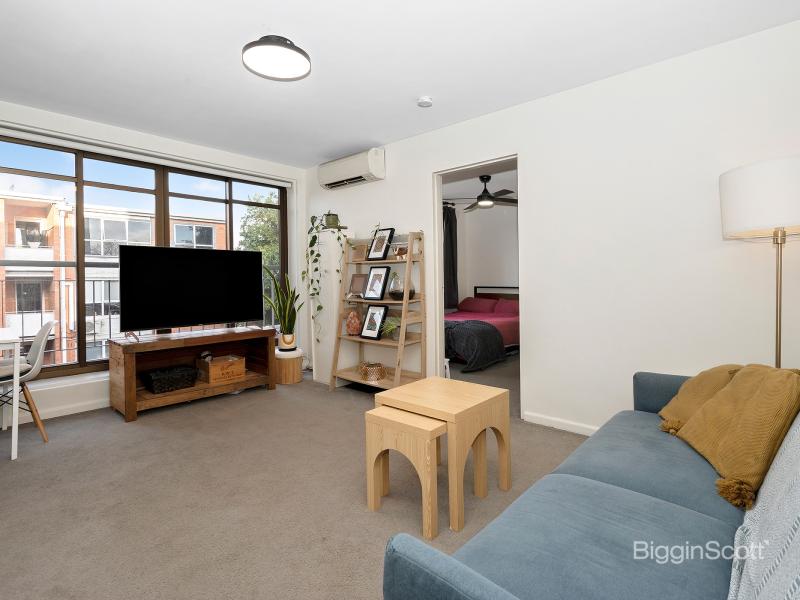 ONE BEDROOM APARTMENT IN UNBEATABLE RICHMOND LOCATION!