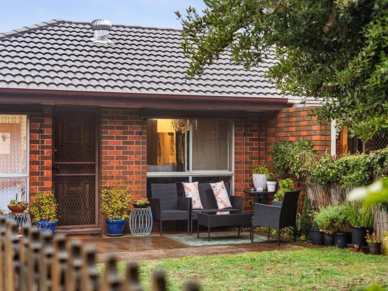 Charming 1-Bedroom Unit – Quiet, Private, and Just Steps from Town