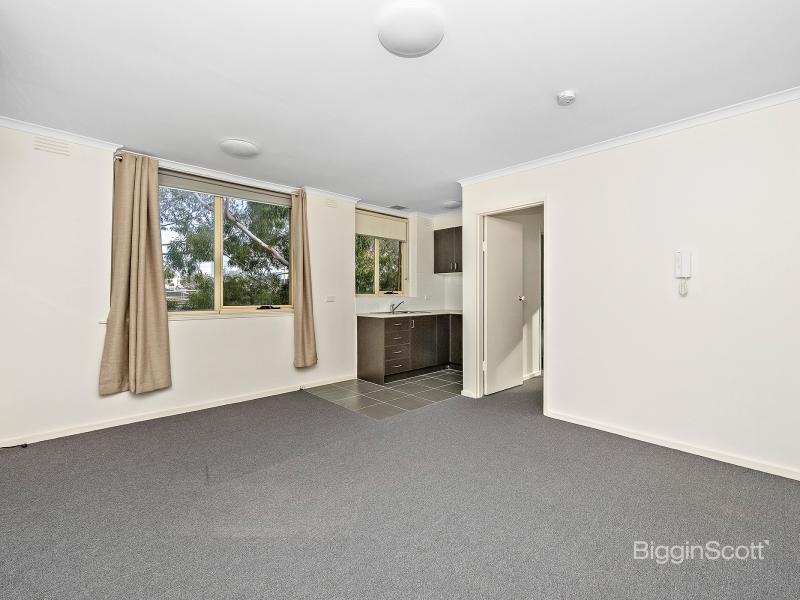 NEWLY RENOVATED PROPERTY IN SUPERB RICHMOND LOCATION