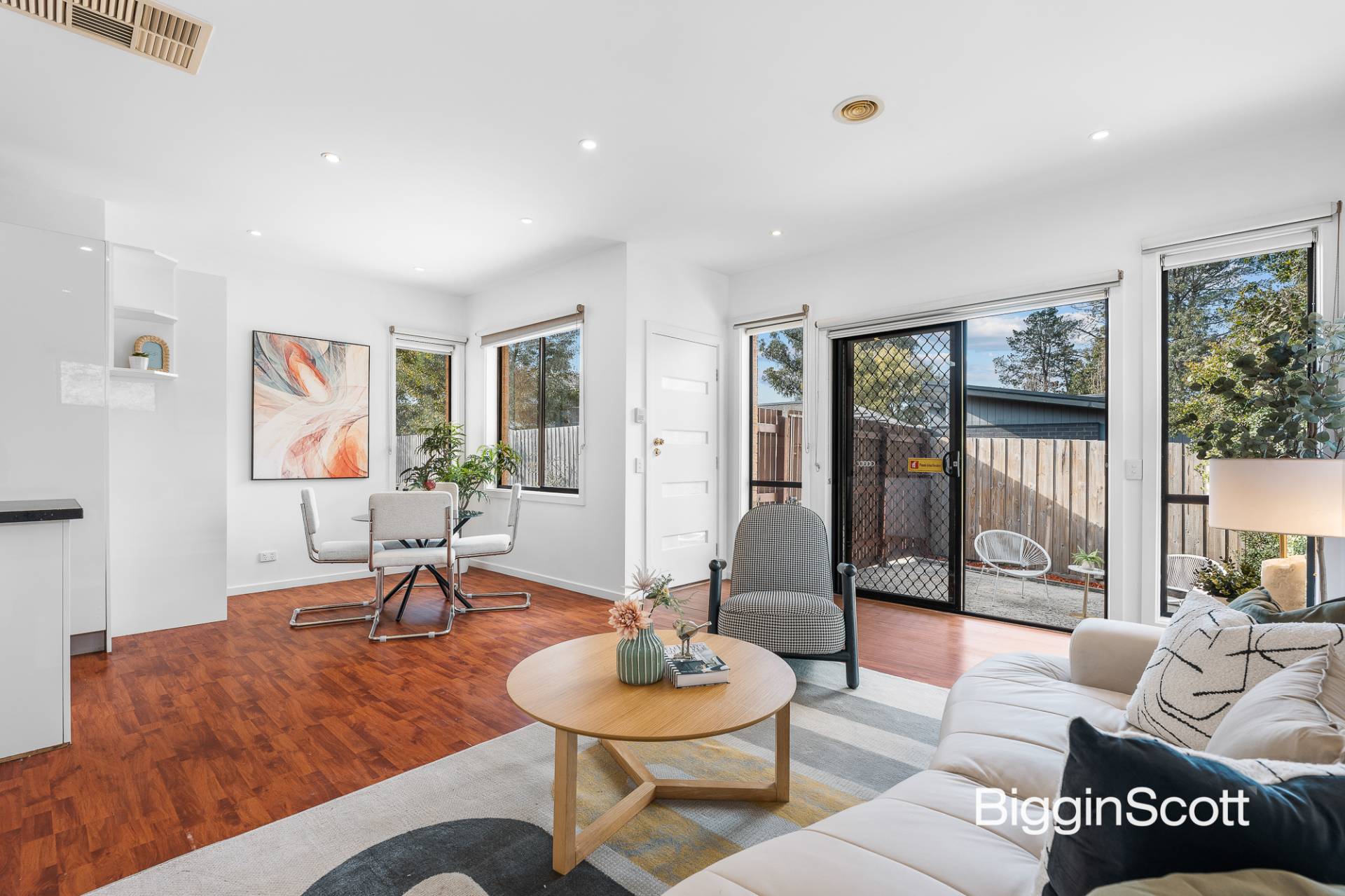 2/23 Ian Crescent, Mitcham VIC 3132, Mitcham - Thumbnail 2