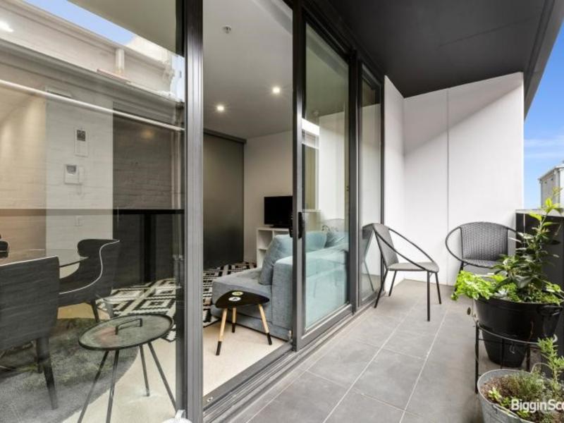 Live in the Heart of Greville Street