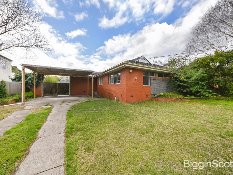 Live in the Sought-After Glen Waverley School Zone