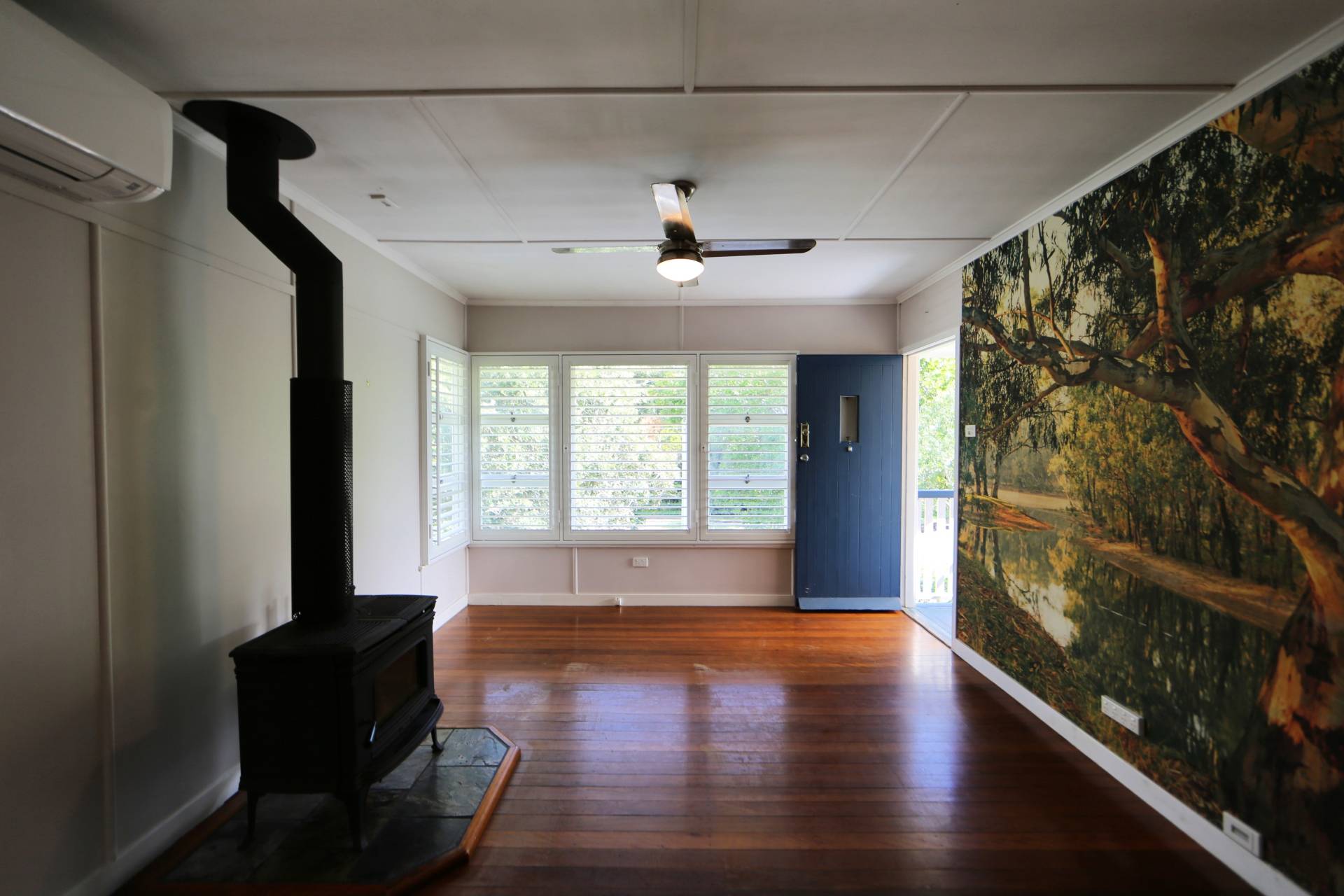 142 Lawn Street, Holland Park QLD, Holland Park - Thumbnail 3