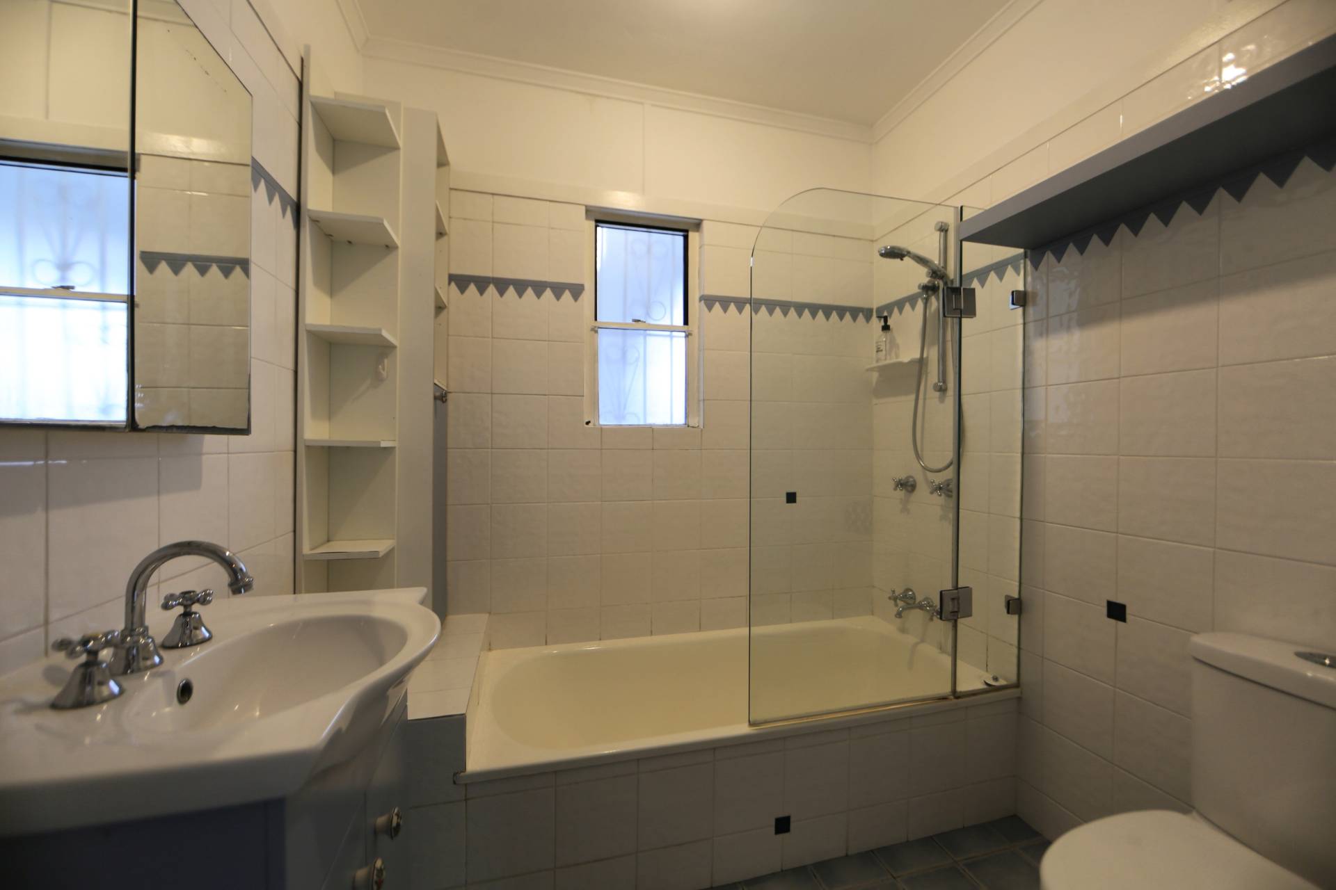 142 Lawn Street, Holland Park QLD, Holland Park - Thumbnail 5