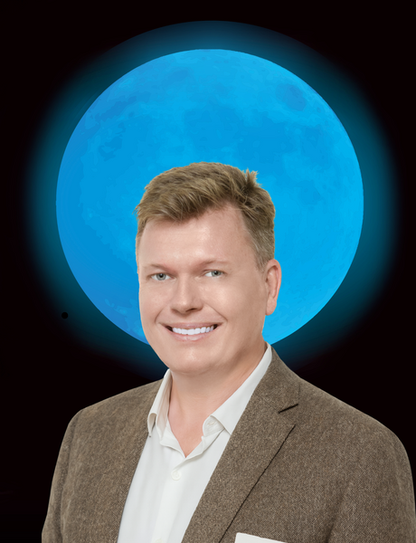Nigel Lucas photo