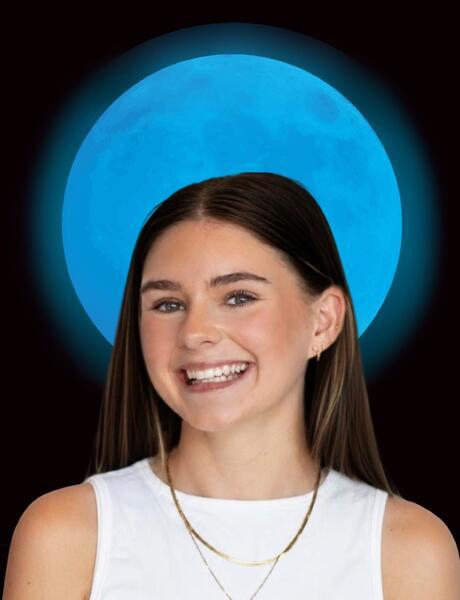 Chloe Bloomfield photo