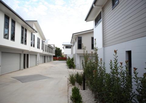 4, 9 Cypress Drive, Emerald