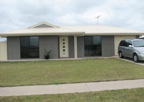49 Mayfair Dr, Emerald