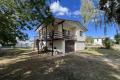 Great Family Residence with Room to Park the Caravan or Boat !!!
