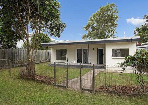 8 Norman Ave, Maroochydore