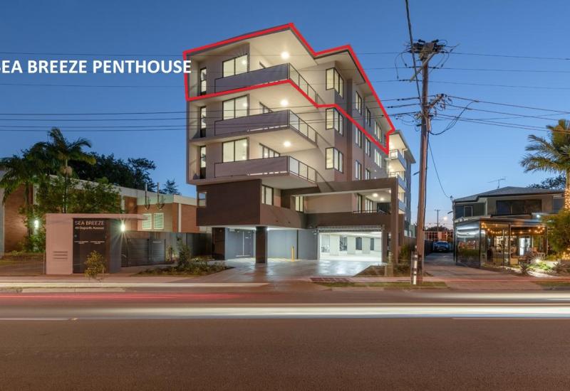 CENTRAL CBD PENTHOUSE WITH STUNNING OCEAN VIEWS