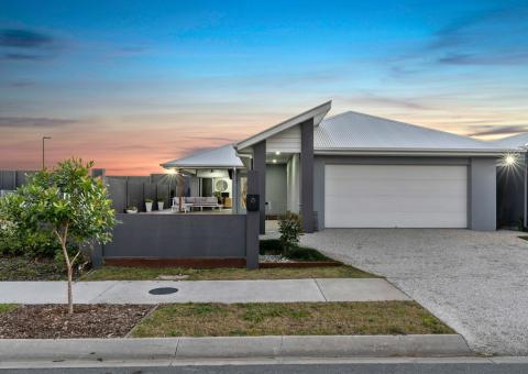 92 Wood Cres, Baringa