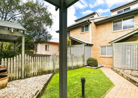 2, 33 Marjorie Street, Mooloolaba
