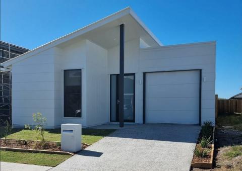 3 Viridian Rd, Palmview