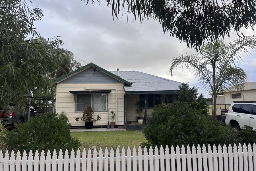 MUST VIEW FAMILY HOME