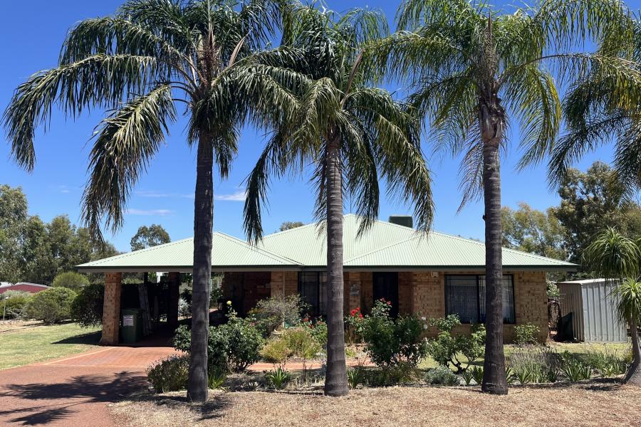 Spacious Family Living on 6,018m² in a Highly Desirable Location