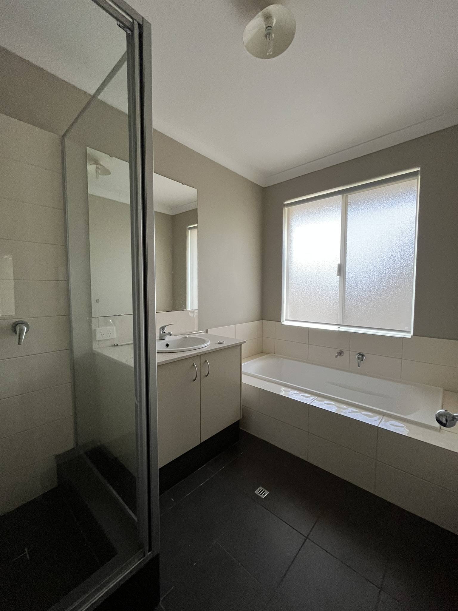 12 Jacamar Drive, Northam - Thumbnail 8