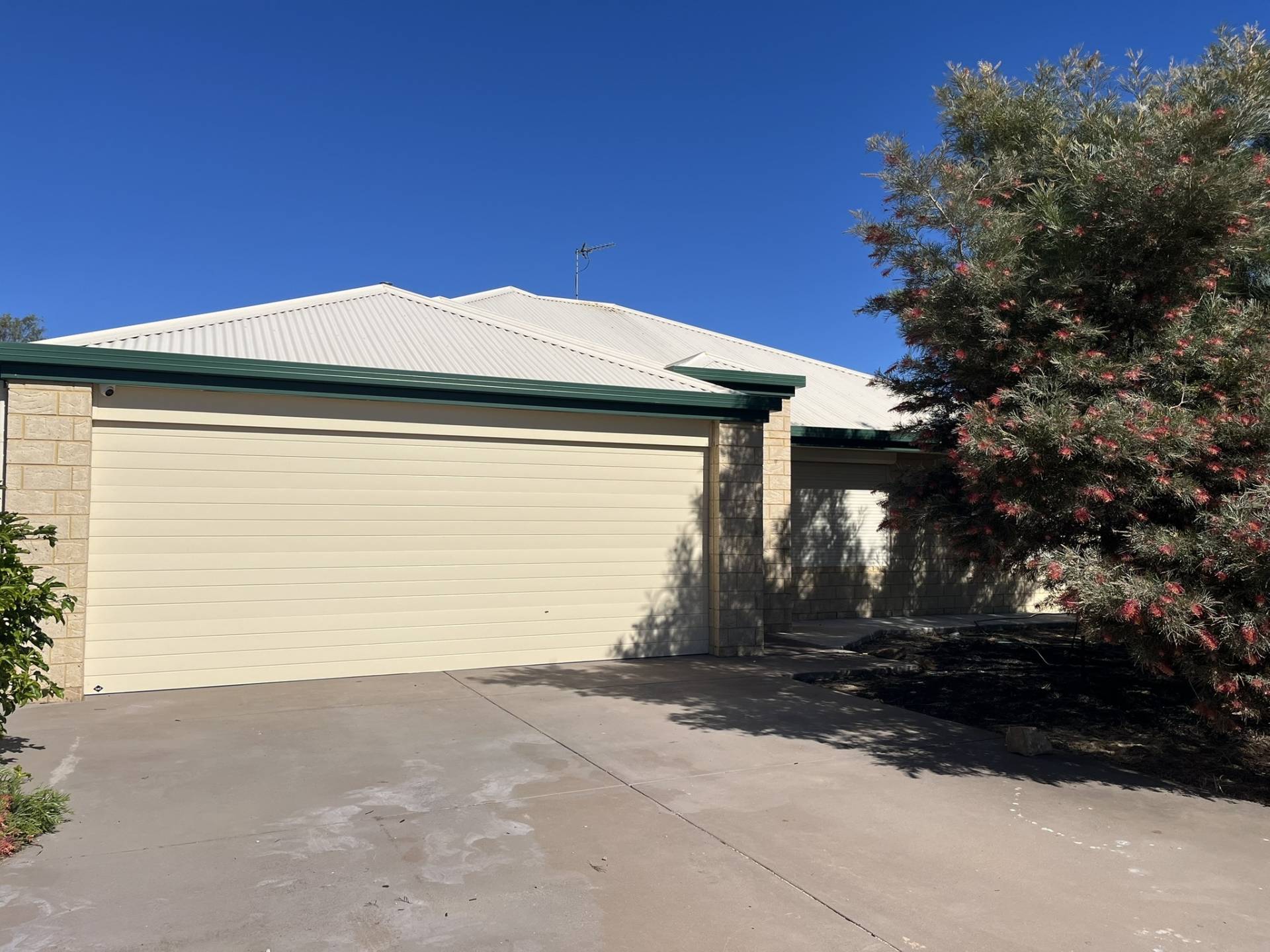 12 Jacamar Drive, Northam - Thumbnail 2