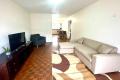 Bright 2 Bedroom apartment with lots of natural sunlight