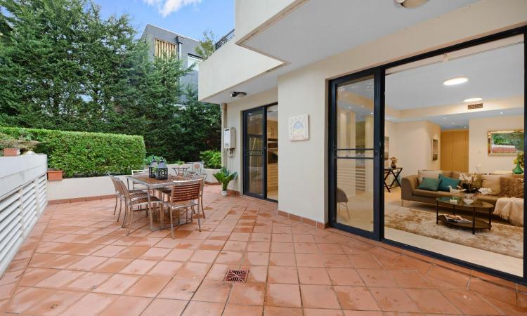 Stunning Two Bedroom Garden Apartment