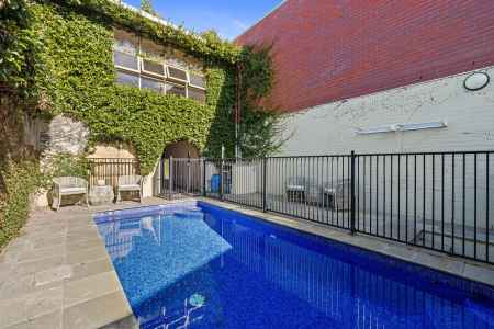 Family Home With Private Pool + LUG