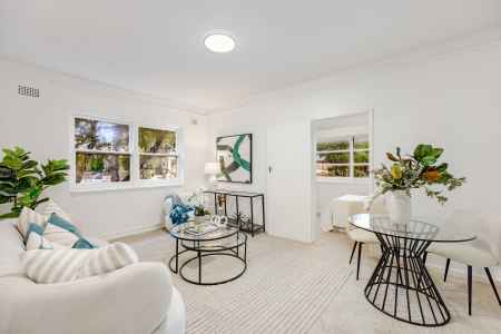 Newly Updated One Bedroom Apartment plus Sunroom