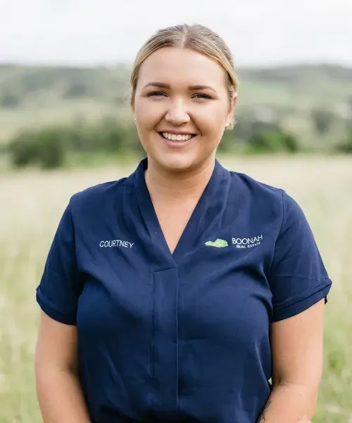 Courtney Ferrar photo