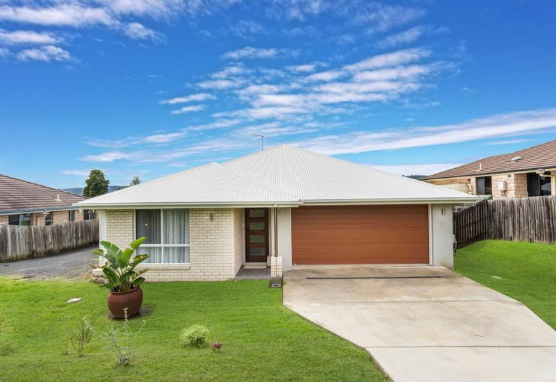 Welcome to 8 Woodfull Street, Dugandan.