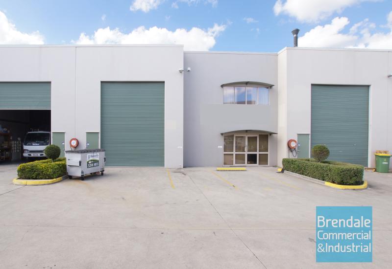 411m2 INDUSTRIAL WAREHOUSE WITH OFFICE