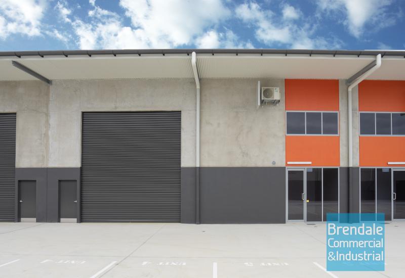 253m2 INDUSTRIAL UNIT WITH OFFICE