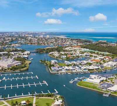 Pelican Waters