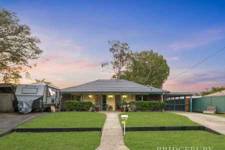 Spacious & Versatile Family Home on 600sqm with Dual Driveways, Entertainer's Hub & Solar in a Quiet Cul-de-Sac