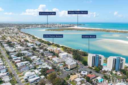 Stylish 3-Bedroom Townhouse with Air Conditioning  and A Short Walk From The Waterfront. 