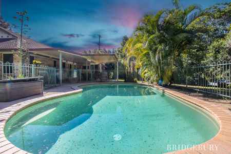 SPACIOUS FAMILY LIVING ON A HUGE 1250M2 BLOCK IN THE HEART OF MURRUMBA DOWNS