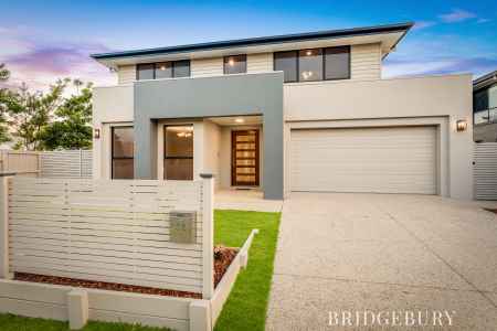 GRAND FAMILY HOME WITH 6 BEDROOMS - PERFECT FOR MULTI-GENERATIONAL LIVING