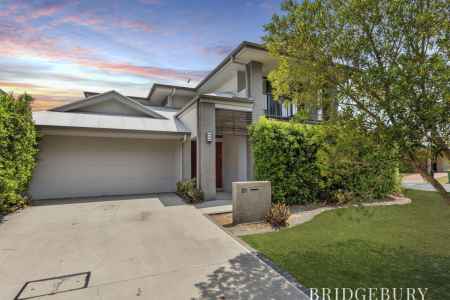 Elegant Family Living with Dual Living Possibilities in the Heart of North Lakes