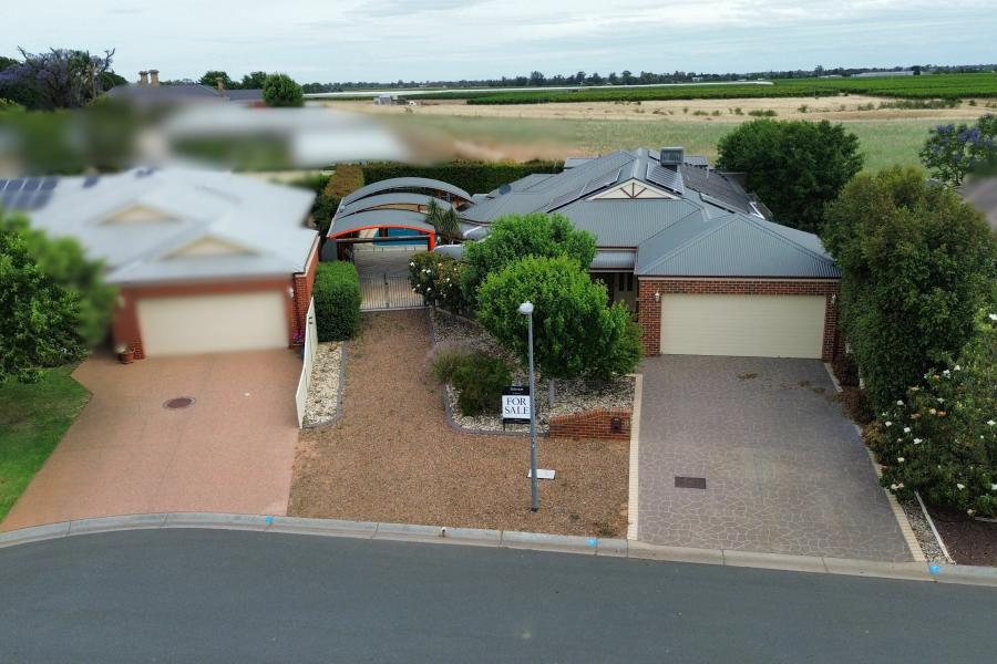 Five Bedroom Home with Exceptional Entertaining Features