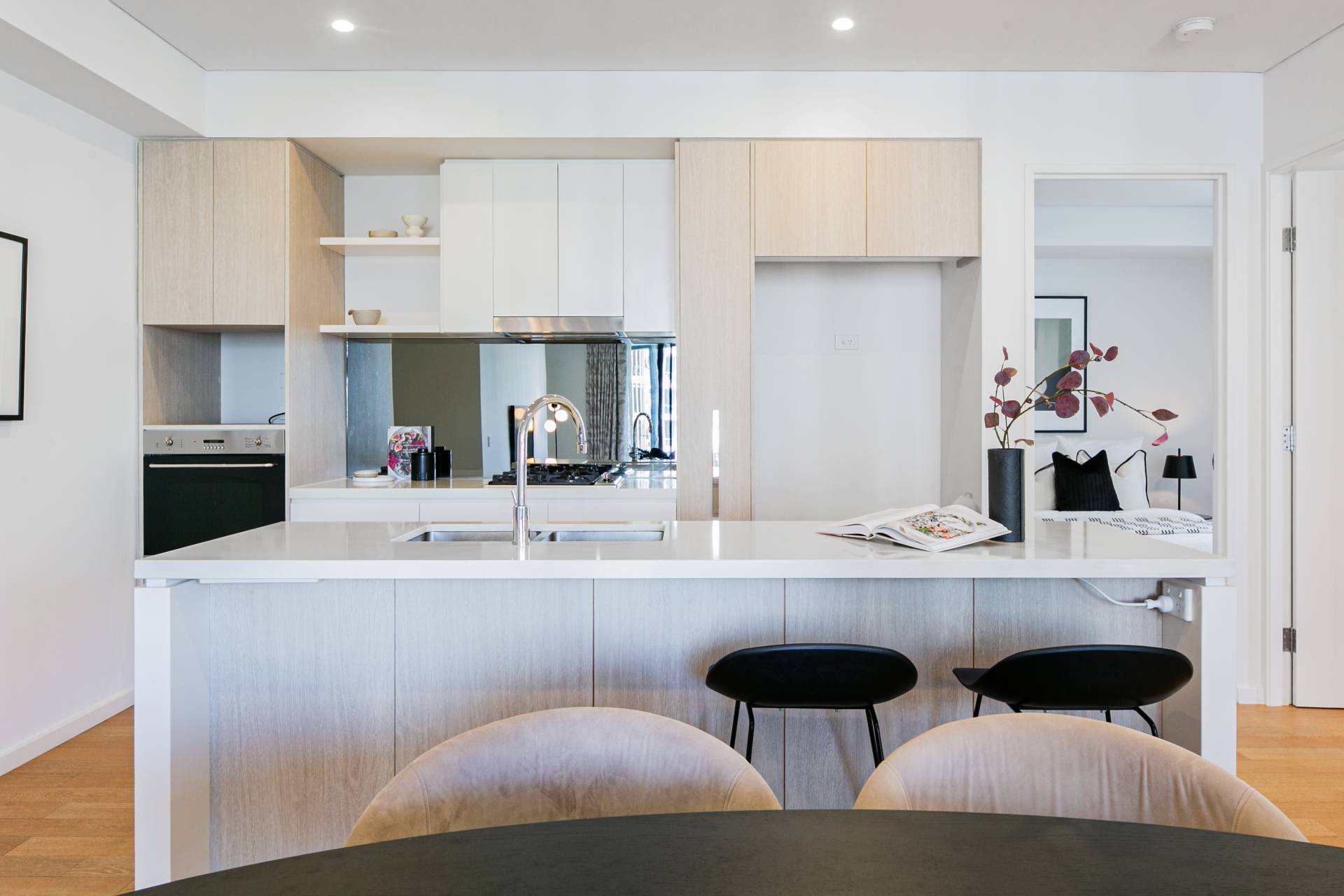 709/2 Muller Lane, Just Listed - Thumbnail 3