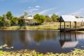 Charming Queenslander Overlooking The Duck Pond