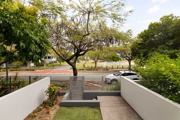 A Bulimba retreat with room to enjoy the outdoors