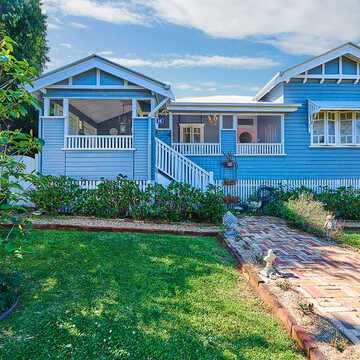 Natalie Holt testimonial image