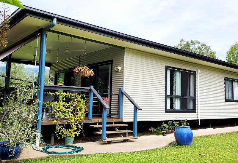 Rural bliss! Fully air-conditioned rural retreat - Creek frontage & a 4 bay shed
