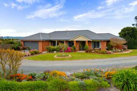 Quality, Space & Serenity – The Complete Lifestyle on 5* Acres
