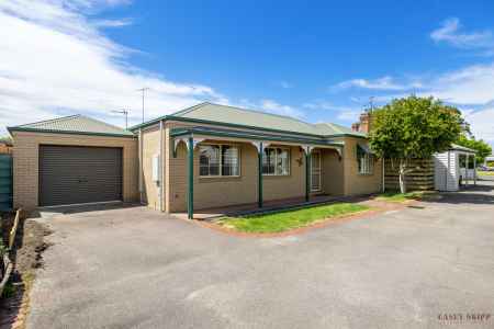 Neat, Low-Maintenance Living in a Convenient Location.